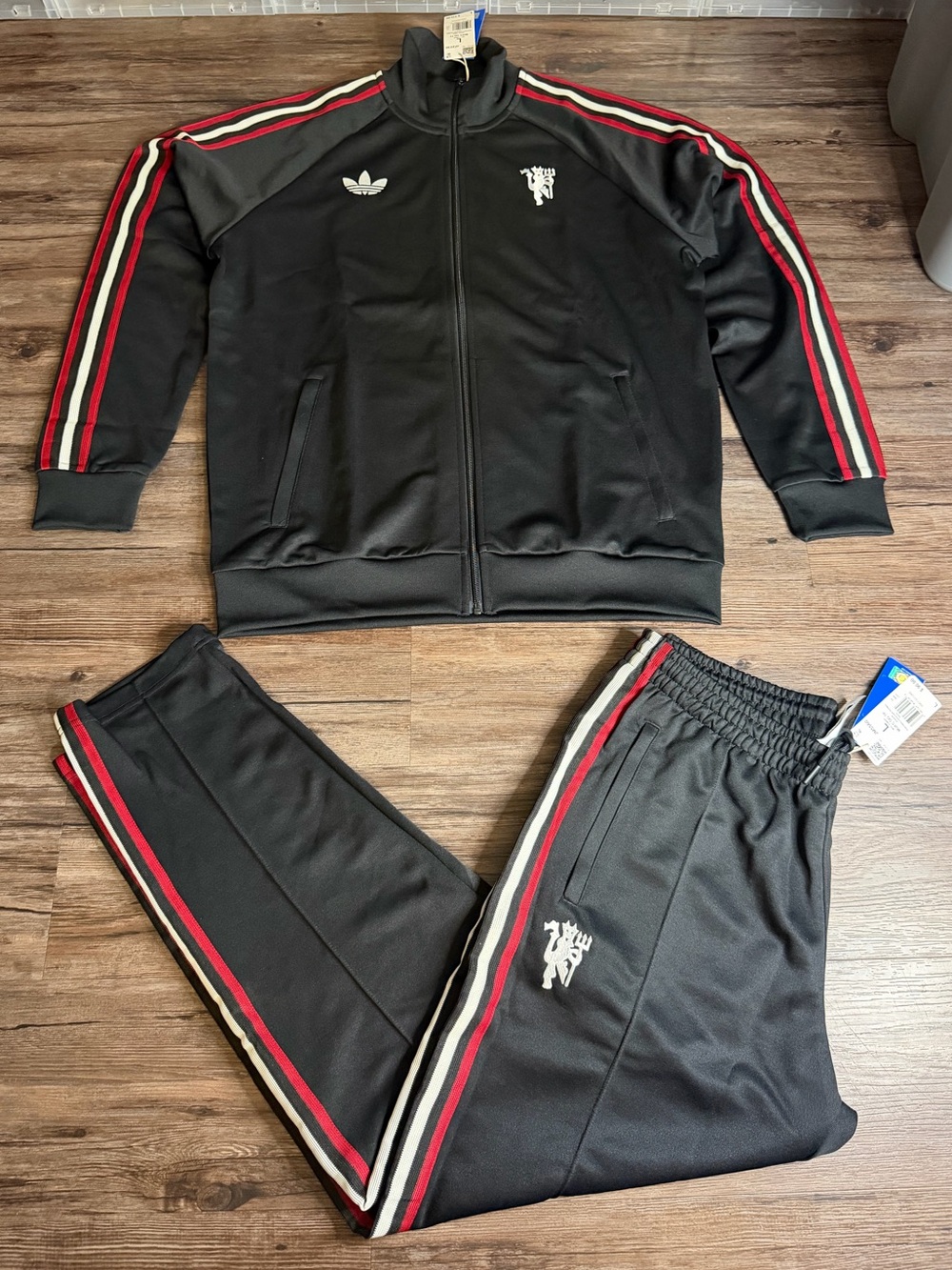 Adidas Originals Manchester United 2-Piece Tracksuit Black $200 NWT Men’s Sz L